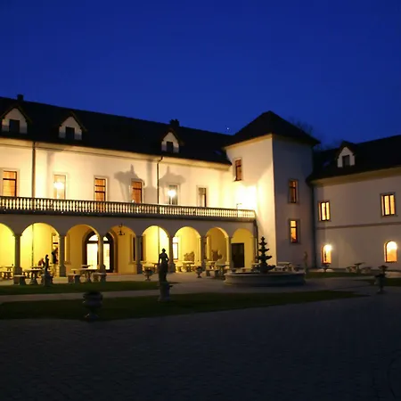 Zamek Kamenny Dvur Hotel Františkovy Lázně
