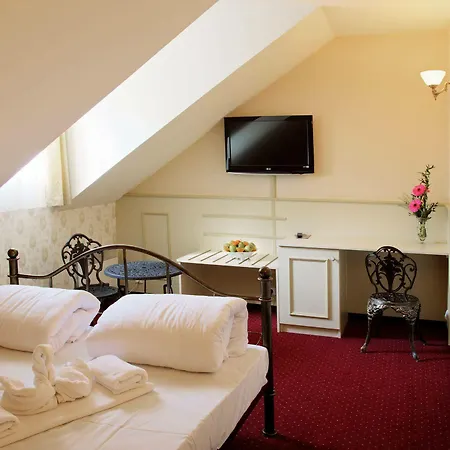 Hotel Zamek Kamenny Dvur 4*