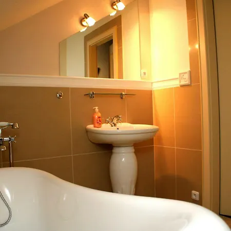 Hotel Zamek Kamenny Dvur