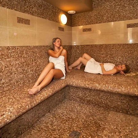 Hotel Zamek Kamenny Dvur