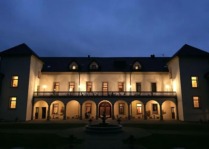 Zamek Kamenny Dvur 4*