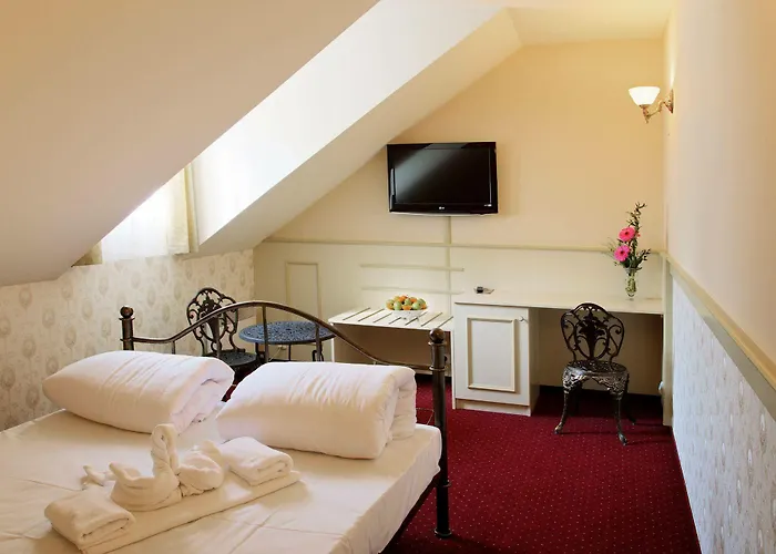 Hotel Zamek Kamenny Dvur 4*